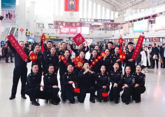 安檢門廠家：烏機(jī)場(chǎng)分公司安檢總站“大漠班組”愛(ài)心慰問(wèn)養(yǎng)老院